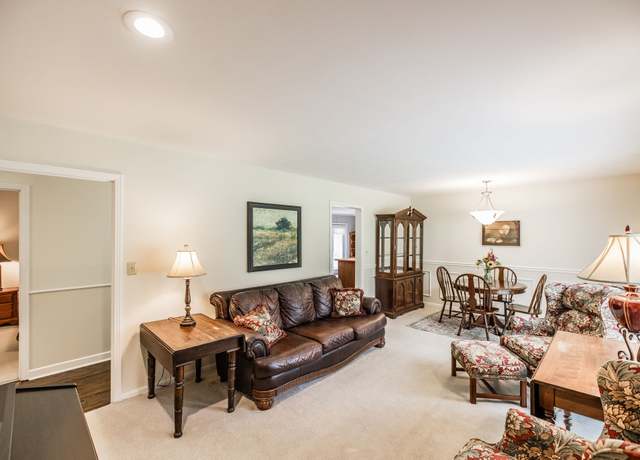 Property at 435 Richland Cir, Gallatin, TN 37066, 3 beds, 2 baths