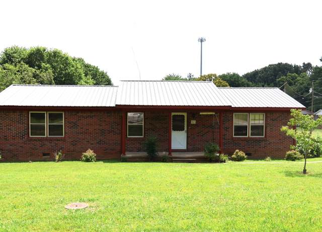 Property at 261 Circle Hill Dr, Mcminnville, TN 37110, 3 beds, 1.5 baths
