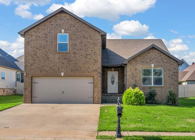 Property at 1030 Garner Hills Dr, Clarksville, TN 37042, 5 beds, 2.5 baths