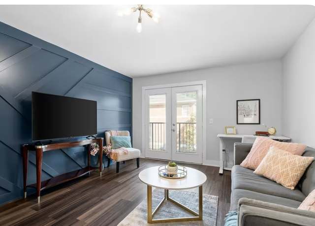 Property at 540 N 2nd St #202, Clarksville, TN 37040, 2 beds, 1 bath