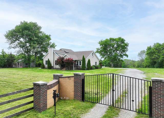 Property at 8913 Couchville Pike, Mount Juliet, TN 37122, 5 beds, 2 baths