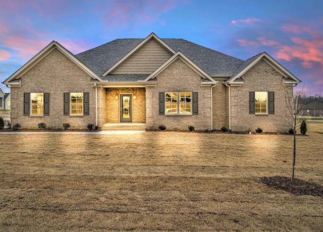 Property at 6 Ivy Dr, Fayetteville, TN 37334, 3 beds, 2.5 baths