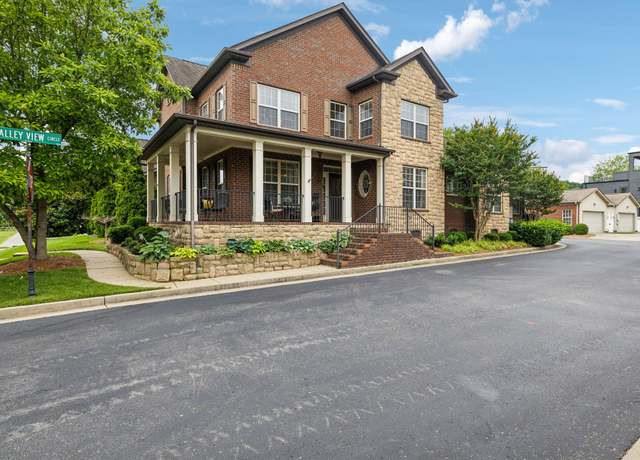 Property at 801 Valley View Cir, Brentwood, TN 37027, 4 beds, 2.5 baths