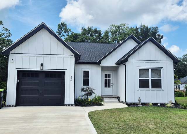 Property at 490 Ridge Top Ct, Clarksville, TN 37040, 3 beds, 2 baths