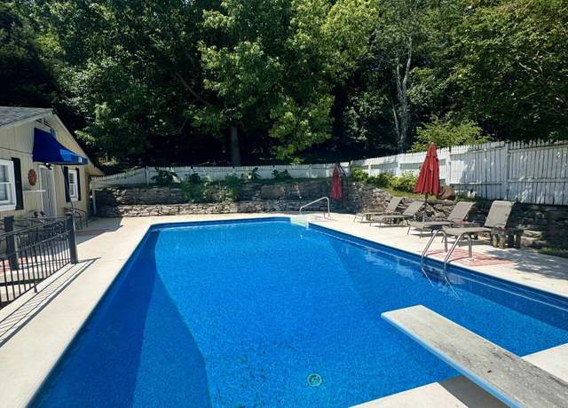 Property at 641 Carmack Ave, Carthage, TN 37030, 4 beds, 2.5 baths