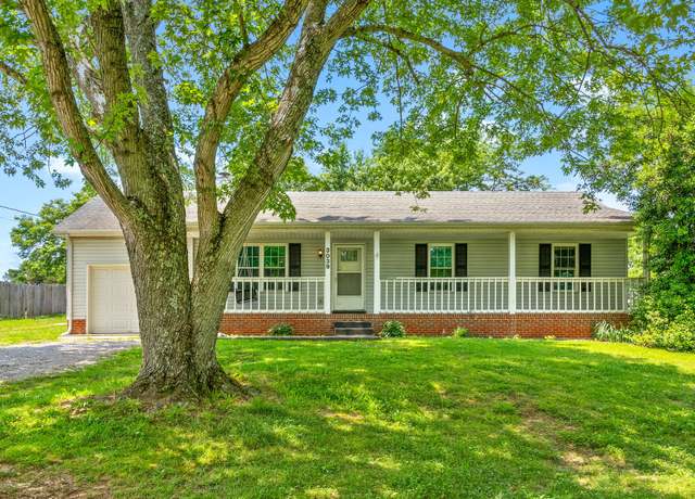 Property at 3039 Highway 49 E, Charlotte, TN 37036, 3 beds, 2 baths