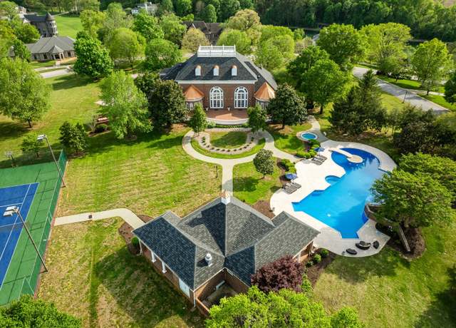 Property at 285 Lakeside Way, Bowling Green, KY 42103, 4 beds, 6 baths