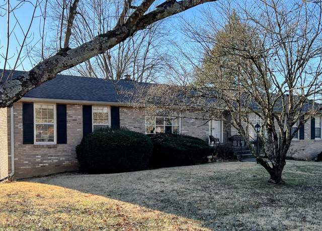 Property at 9005 Oden Ct, Brentwood, TN 37027, 6 beds, 3 baths