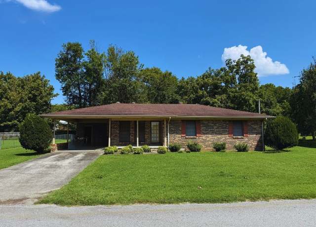 Property at 131 Washington St, Celina, TN 38551, 3 beds, 2 baths