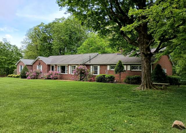 Property at 161 Kentucky Ave, Sewanee, TN 37375, 3 beds, 3 baths