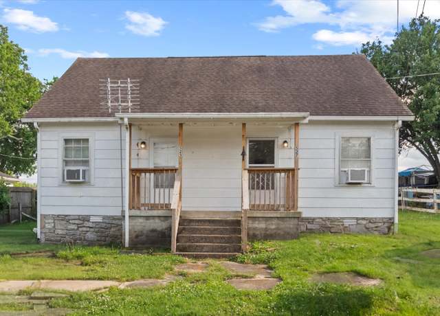 Property at 525 Maple St, Lewisburg, TN 37091, 4 beds, 2 baths