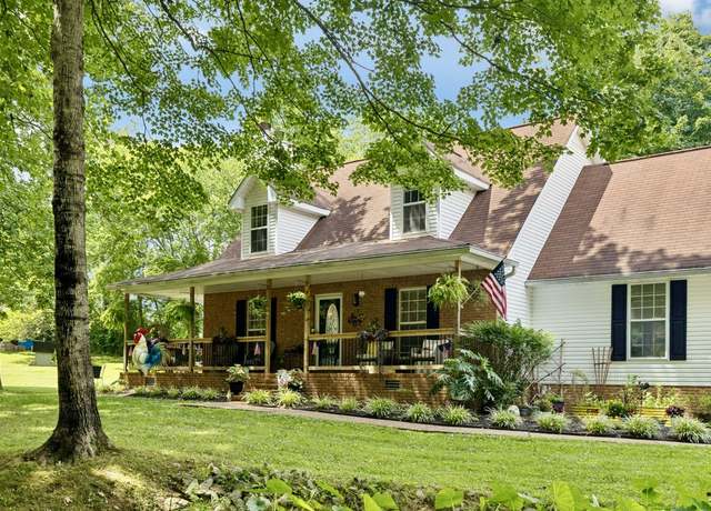 Property at 449 Martin Ln, Cottontown, TN 37048, 3 beds, 2 baths