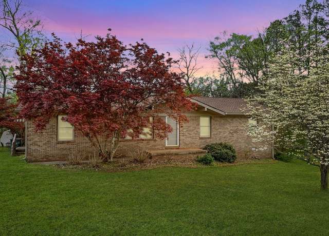 Property at 207 Sugar Hill Dr, Sparta, TN 38583, 4 beds, 2.5 baths