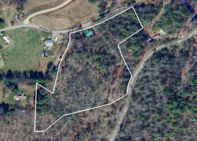 Property at 996 Fox Hollow Rd, Mountain City, TN 37683, 2 beds, 2.5 baths