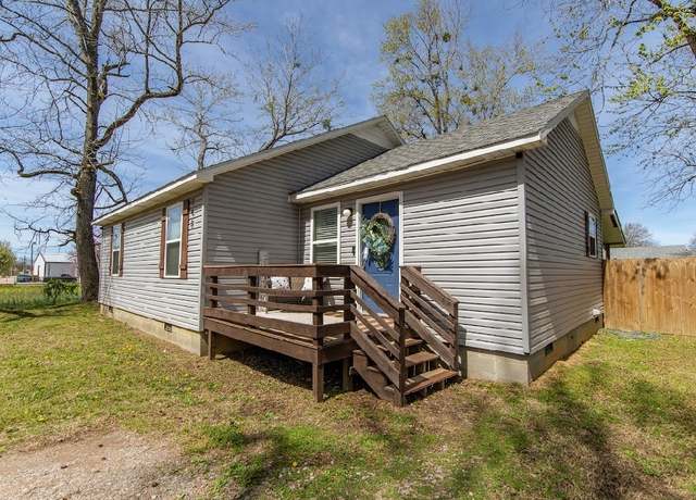 Property at 143 Tackett Ln, Savannah, TN 38372, 3 beds, 2 baths