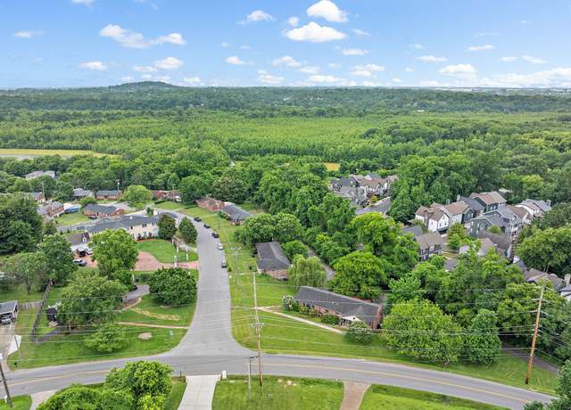 Property at 801 Rose Park Dr, Nashville, TN 37206, 6 beds, 2 baths