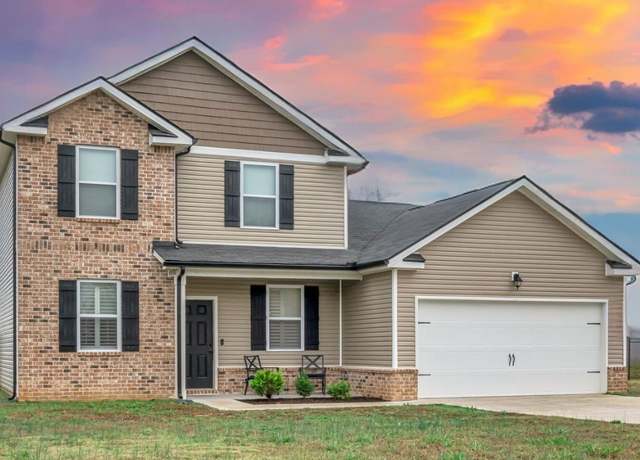 Property at 102 Murrell Rd, Dickson, TN 37055, 4 beds, 2.5 baths