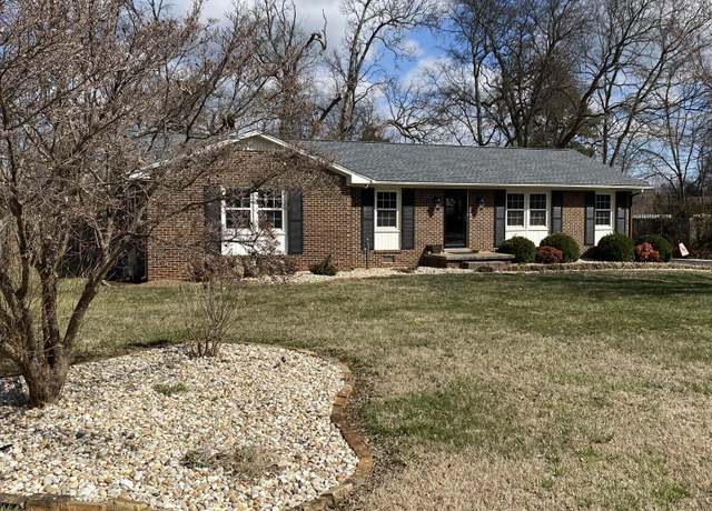 Property at 402 Lynnwood Dr, Franklin, KY 42134, 3 beds, 2 baths