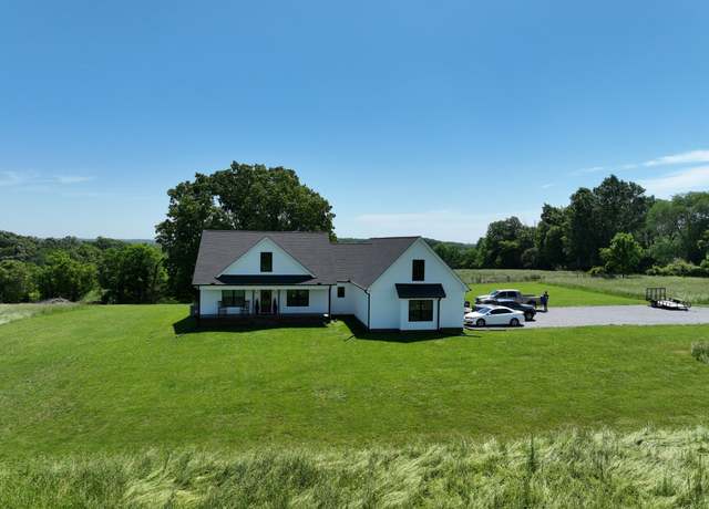 Property at 2590 Oakdale Rd, Westmoreland, TN 37186, 3 beds, 2 baths