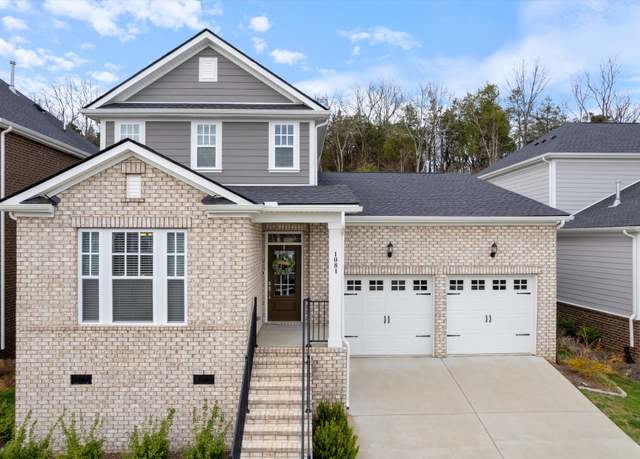 Property at 1081 Pebble Run Rd, Hendersonville, TN 37075, 4 beds, 3 baths