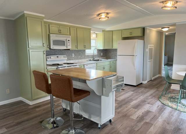 Property at 511 Hall Leffew Rd, Franklin, KY 42134, 2 beds, 2 baths