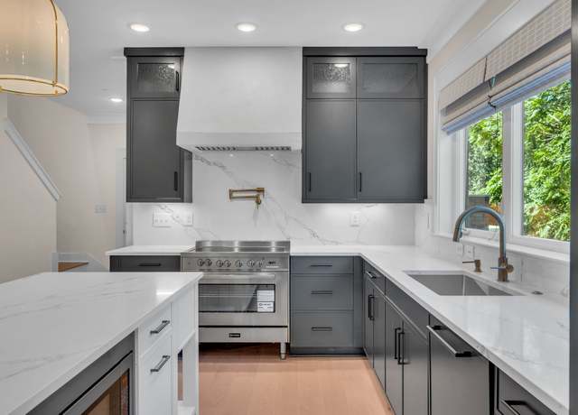 Property at 5611 Franklin Pike #106, Brentwood, TN 37027, 2 beds, 2.5 baths