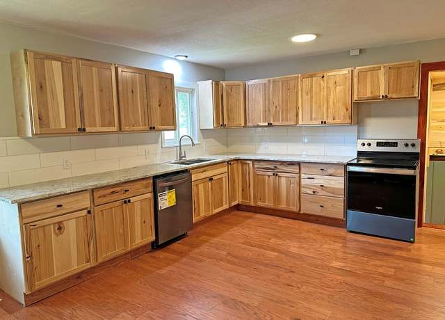 Property at 3470 Freehill Rd, Cookeville, TN 38501, 4 beds, 2.5 baths