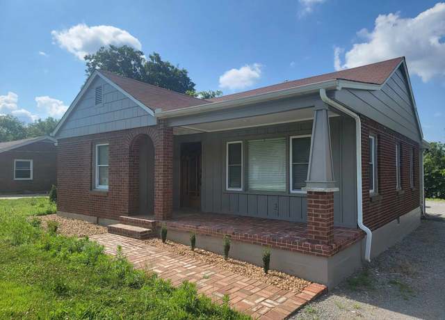Property at 111 Campus Dr, Hendersonville, TN 37075, 3 beds, 2 baths