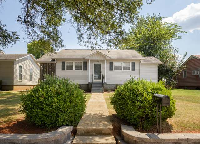 Property at 406 W Grand Ave, Muscle Shoals, AL 35661, 2 beds, 1 bath