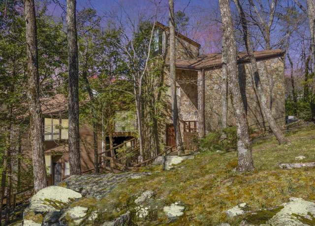 Property at 401 Mcfarland Rd #2, Lookout Mountain, GA 30750, 3 beds, 2.5 baths