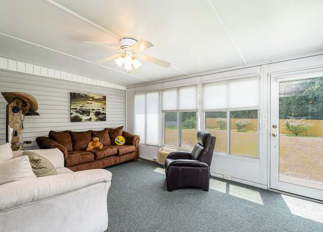 Property at 2035 Waterford Dr, Old Hickory, TN 37138, 3 beds, 2 baths