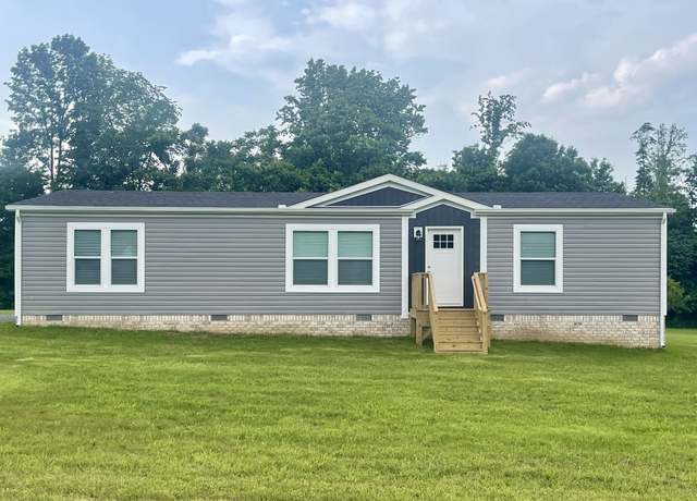 Property at 324 Pointe Ln, Lafayette, TN 37083, 3 beds, 2 baths