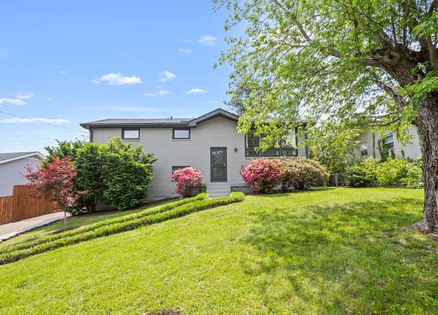 Property at 251 Eisenhower Dr, Nashville, TN 37211, 3 beds, 2 baths