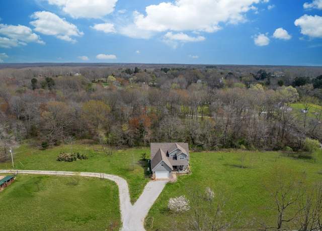 Property at 264 Firetower Rd, Dickson, TN 37055, 4 beds, 2.5 baths
