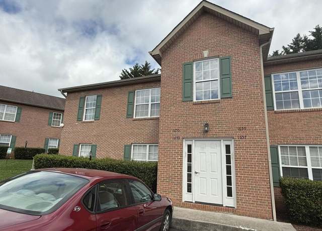 Property at 1655 Maple View Way, Knoxville, TN 37918, 1 bed, 1.5 baths