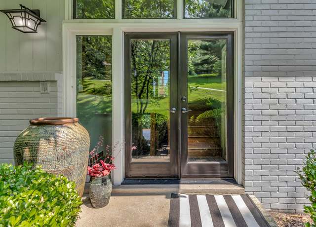 Property at 1204 Brentwood Ln, Brentwood, TN 37027, 4 beds, 3 baths