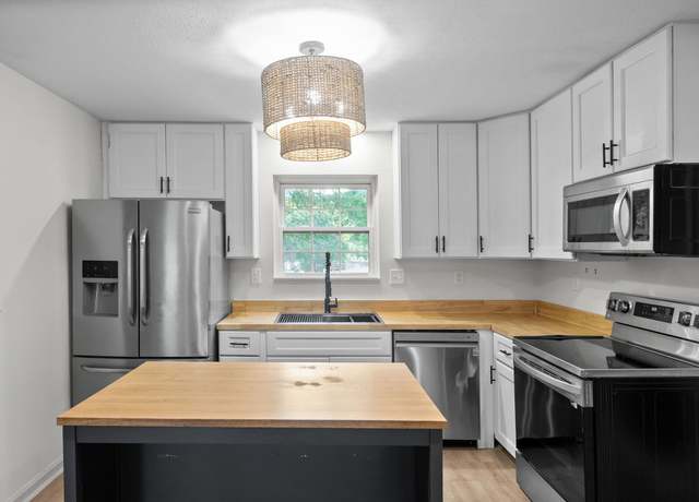 Property at 1972 Timberline Way, Clarksville, TN 37042, 3 beds, 2 baths