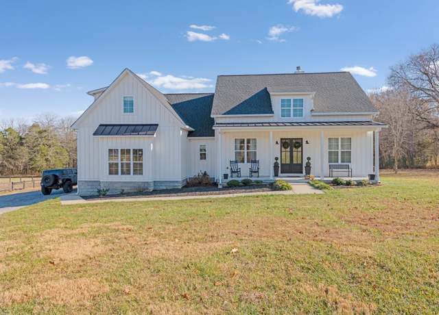 Property at 2637 Oak Grove Rd, Lebanon, TN 37090, 3 beds, 2 baths