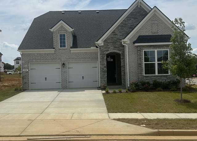 Property at 300 Blackland Dr, Mount Juliet, TN 37122, 4 beds, 3 baths