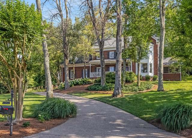 Property at 9211 Fox Run Dr, Brentwood, TN 37027, 4 beds, 3.5 baths