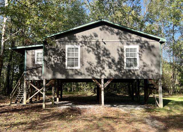 Property at 1518 Matlock Dr, Chapmansboro, TN 37035, 2 beds, 1 bath