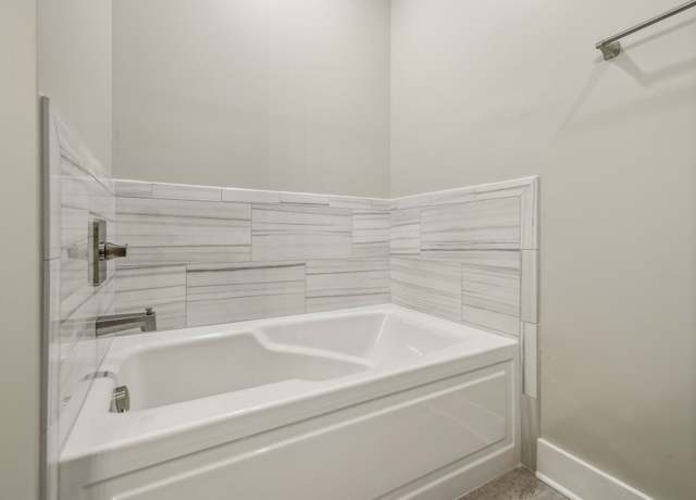 Property at 157 Crockett Hills Ln, Ashland City, TN 37015, 3 beds, 2.5 baths