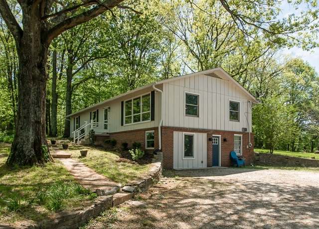 Property at 864 Tom Osborne Rd, Columbia, TN 38401, 4 beds, 3 baths