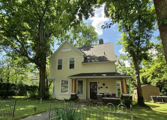 Property at 104 2nd Ave, Columbia, TN 38401, 4 beds, 3 baths