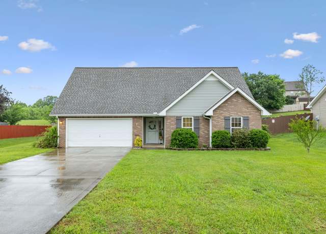 Property at 2236 Kim Dr, Clarksville, TN 37043, 3 beds, 2 baths