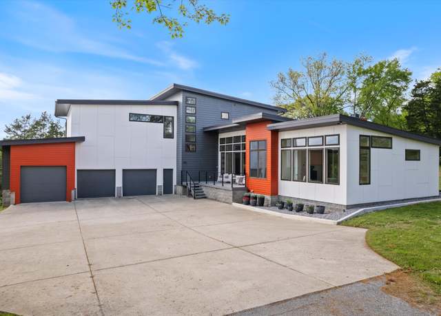 Property at 1115 Center Point Rd, Hendersonville, TN 37075, 4 beds, 3.5 baths