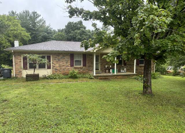 Property at 617 Chitwood Dr, Lafayette, TN 37083, 3 beds, 1 bath