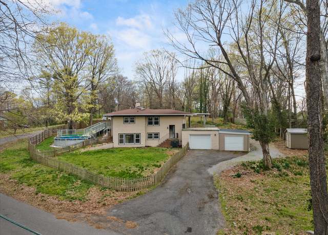 Property at 276 E Porters Bluff Rd E, Clarksville, TN 37040, 3 beds, 4 baths