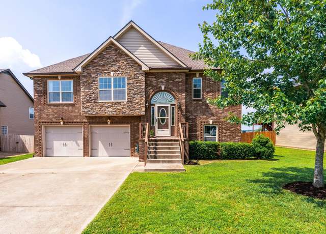 Property at 1711 Cabana Dr, Clarksville, TN 37042, 5 beds, 3 baths