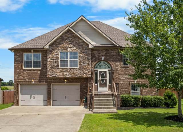 Property at 1711 Cabana Dr, Clarksville, TN 37042, 5 beds, 3 baths